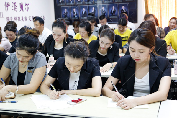 花季传媒APP网站免费进入